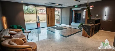 Apartament de 4 camere, cu finisaje premium, 160mp, 2bai, 2 bucatarii, toate utilitatile, piscina, complex rezidential securizat, zona Padurea Baneasa - foto 4
