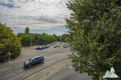 Spatiu comercial renovat cu excelenta vizibilitate langa Parcul Carol - foto 8