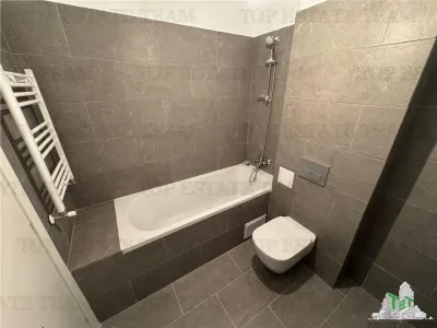 Apartament cu 4 camere de vanzare in zona de Nord - foto 7