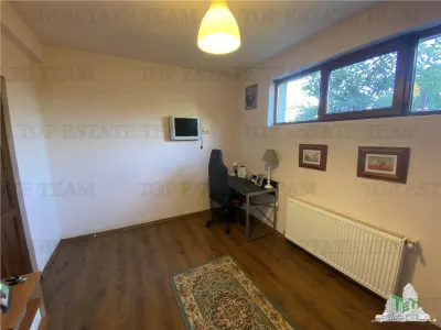 Vila spatioasa cu 3 apartamente in Fundeni Dobroiesti - foto 8