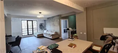 Apartament cu 4 camere de vanzare in zona Arcul de Triumf - Bucuresti
