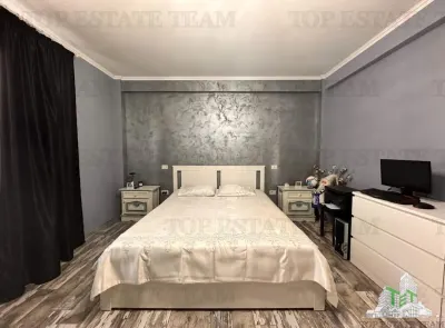 Vila moderna + casa renovata cu 2 apartamente si teren generos  -  Palazu Mare , Constanta - foto 3