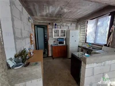Vila cu 3 Camere si teren de 700 mp de vanzare in Frumusani - foto 9