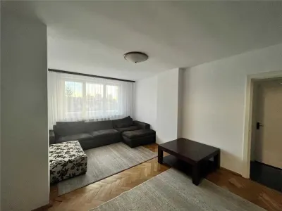 Apartament 4 camere Decomandate Zona Centrala 100 Mp - foto 2