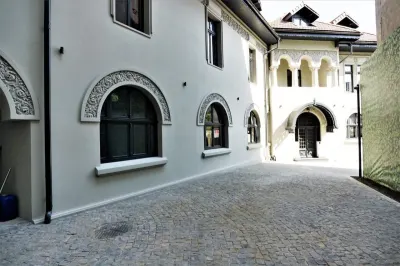 Vila brancoveneasca restaurata complet - eleganta, istorie si dotari moderne - foto 11