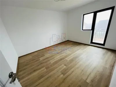 Apartament cu 2 camere Decomandat cu Parcare Capat Cug - foto 3