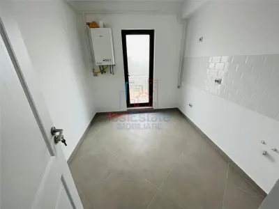 Apartament cu 2 camere Decomandat cu Parcare Capat Cug - foto 4