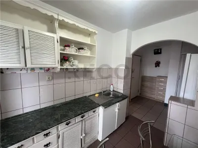 RECO Apartament 3 camere decomandat, tip PB, lângă Piața Rogerius - foto 4