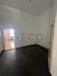 RECO Apartament ultracentral, loc de parcare privat inclus plus boxa - foto 6
