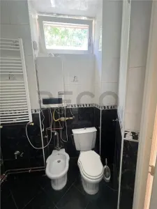 RECO Apartament ultracentral, loc de parcare privat inclus plus boxa - foto 10