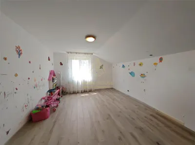 Casa P+E de vanzare in Lilieci – 3.350mp teren intravilan, livada, 2 garaje, panouri solare - foto 12