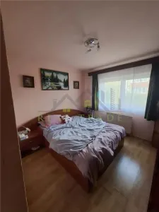 Apartament 4 camere etaj intermediar Tractorul - foto 2