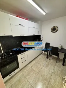 Vanzare apartament 2 camere,renovat ,etaj 3,  Zona Titan - foto 3
