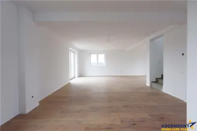 Imobil aparte, arhitectura deosebita, conditii avantajoase, Sanpetru - foto 15