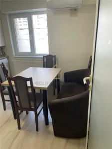 Apartament 2 camere decomandat de închiriat  Bd. Traian etaj 1 - foto 2