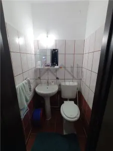 Apartament 4 camere  Podu Ros zona Bd Tutora - foto 9