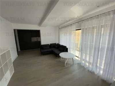 Apartament cu 3 camere de vanzare in Piata Victoriei - Bucuresti