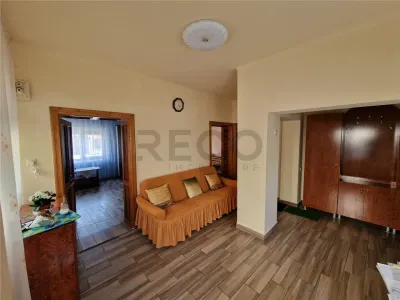 RECO Casa cu 2 camere+living, renovata complet, in Episcopia Bihor - foto 2
