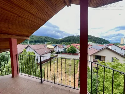 Vila de 6 camere , zona Bunloc - foto 9