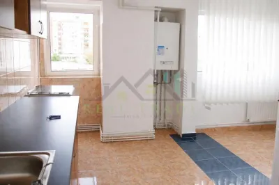 Apartament 2 camere decomandat etaj intermediar Grivitei - foto 4