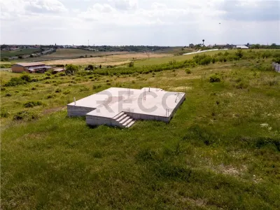 Teren cu fundatie + proiect de casa localitatea Les - foto 2