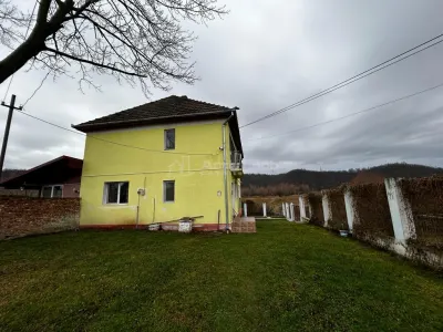 Bocsa Casa D+P+Etj.1. Garaj si Teren, Zona Mioritica. - foto 12