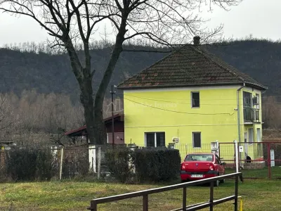 Bocsa Casa D+P+Etj.1. Garaj si Teren, Zona Mioritica. - foto 14