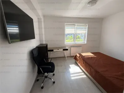 Apartament 3 camere, decomandat - zona Tractorul - foto 5