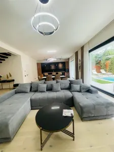 INCHIRIERE VILA 5 camere LUX cu piscina in Zona Erou  Iancu Nicolae - foto 2
