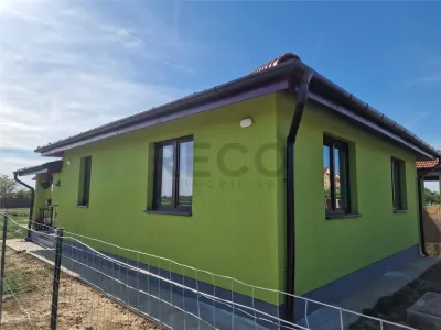 RECO Casa noua cu toate utilitatile in Bors - foto 2