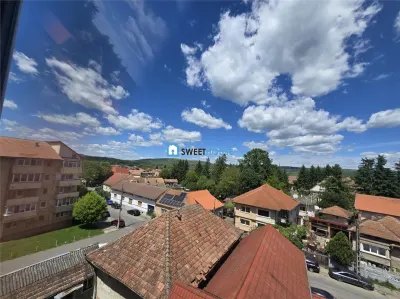 Apartament decomandat cu 3 camere, 2 bai si 3 balcoane  Str. Tabacari, Fagaras - foto 3