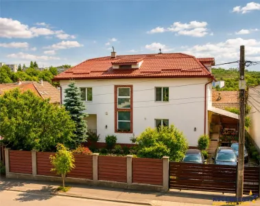 Vila distinctiva,2 intrari separate:locuire multifamiliala,activitati multidisciplinare,Bogatei,Targu Mureș - Targu Mures