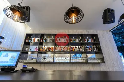 Afacere la Cheie! Hotel Splendid 20 Camere Mamaia Nord, Zona Centrala, la Cateva minute de Plaja - foto 7