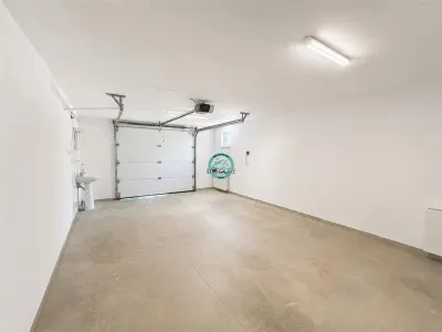 Vand casa in Sancrai cu 5 camere, 2 bai avand un teren generos de 1000mp - foto 11