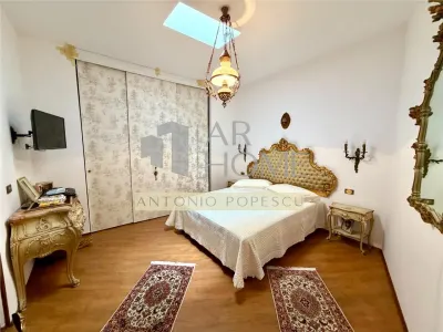 Casa 11 camere D+P,cu o arhitectura deosebita, ultracentral, Ploiesti. - foto 10