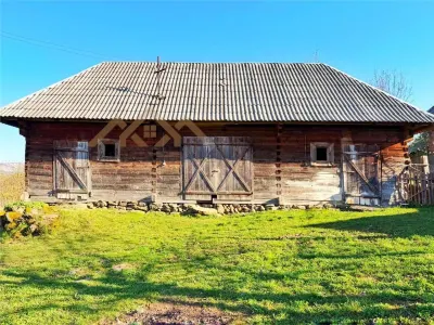 Gospodarie traditionala maramureseana pe 53 ari teren, sat Breb - foto 11