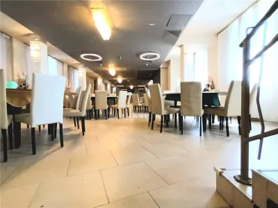 Spatiu Comercial amenajat modern - Badea Cartan - foto 3