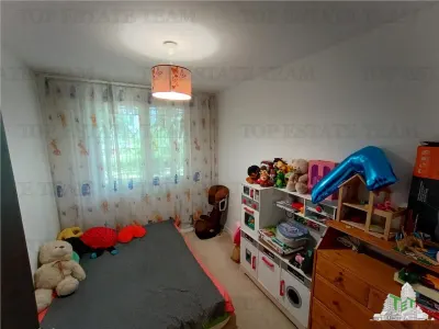 Apartament modern cu 4 camere plus boxa, cu SU de 75mp, parter/4, zona OZANA, la 10 , 15 minute pietonal de statia de metrou 1 Dec 1918. - foto 11