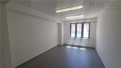 Spatiu comercial versatil in Centrul Civic - foto 8