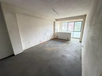 Apartament cu 2 camere zona Hlincea etajul 1 - 65mp - foto 3