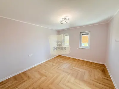 Casa moderna la cheie 4 camere 3 bai si 644 mp teren Selimbar - foto 8