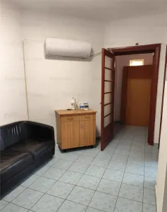 Vanzare apartament 3 camere in vila + 35% cota indiviza din partile comune | Tineretului - Sincai | - foto 6