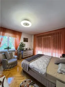 Medicina, apartament 2 camere, centrala proprie, parcare in curte - foto 3