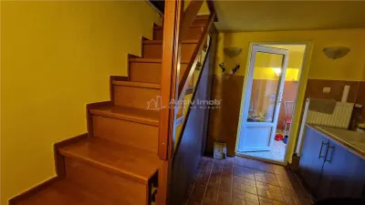 Resita Casa 7 Incaperi Parter si Etaj, Zero investitii - foto 16