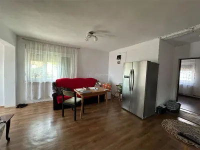 CASA SOLIDA CU TEREN SI CURTE,  BOCSA VASIOVA. COMISION ZERO - Bocsa