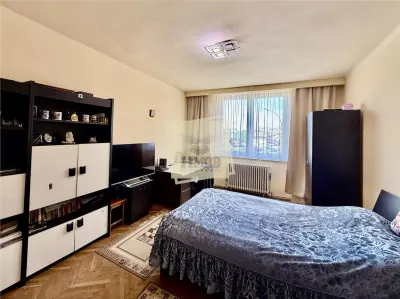 Apartament la casa cu 4 camere  182 mp curte 150mp Piata Cibin - foto 6
