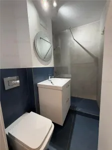 Vânzare apartament 2 camere | Piata Romana | bl 1975 | fara risc/ urgenta risc seismic | etaj 3/10 | renovat | mobilat si utilat nou | - foto 7