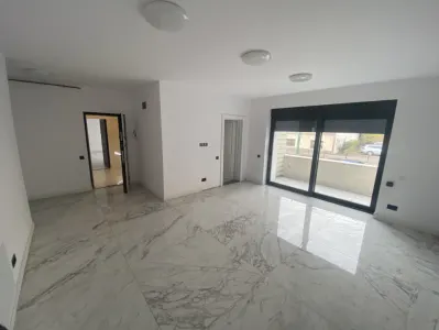 Cladire de biouri/ clinica  cu o suprafata de 800 mp D+P+1E+M . - foto 17