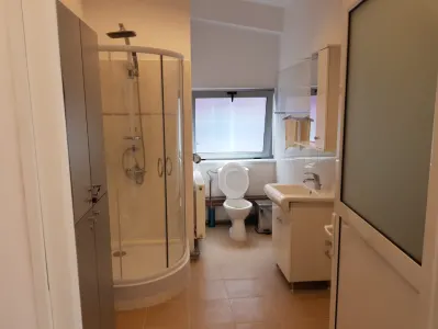Spatiu birouri si depozit in Ploiesti, zona Xenia. - foto 22