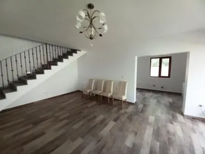 Casa 4 camere in duplex  la  Strejnic. - Strejnicu